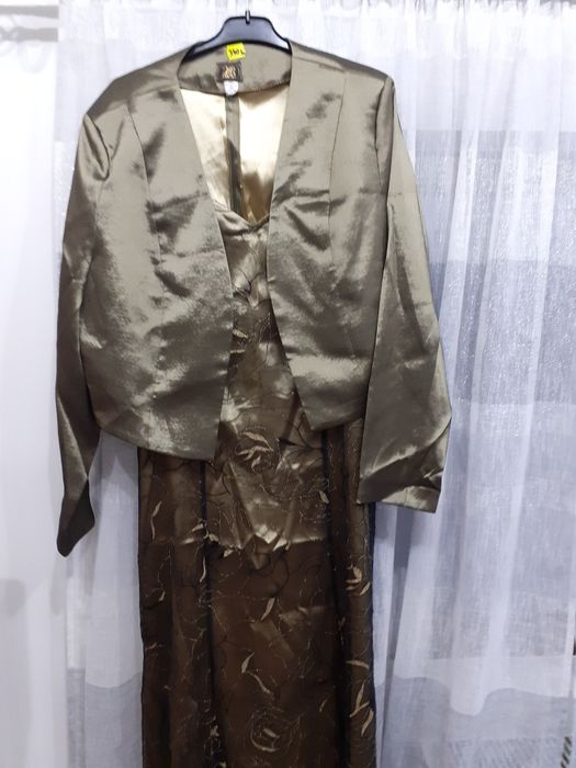 Rochie seara lunga.