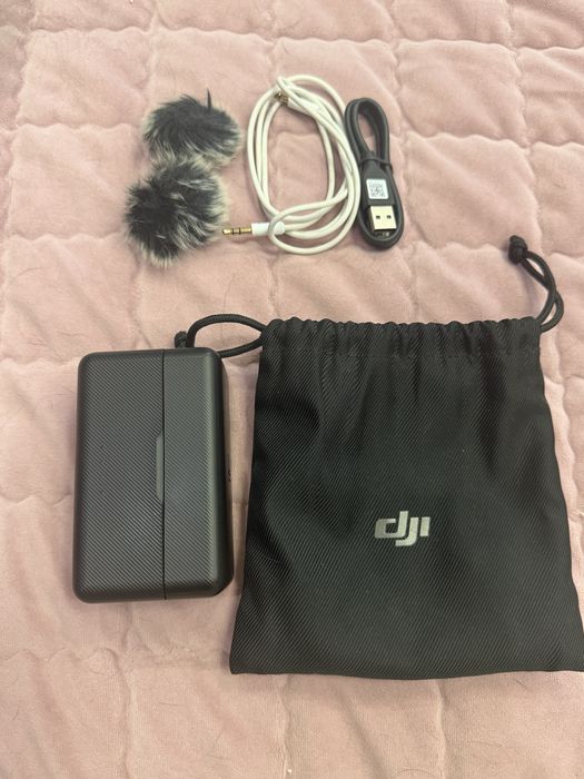 Микрофон DJI Mic (2TX + 1RX + Charging Case) черный