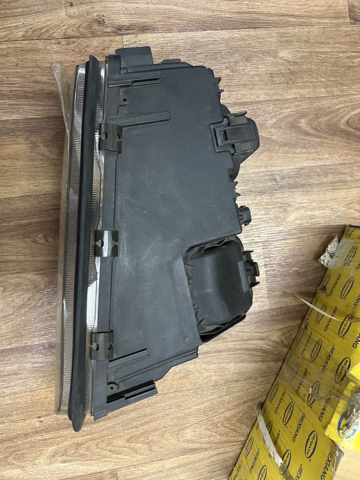 Комплкнт фар на bmw e38