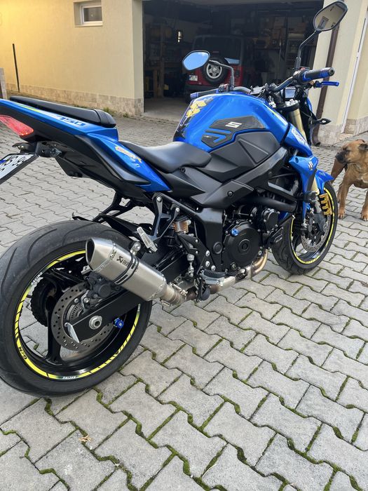 Suzuki gsr 750 ! An 2016 . 18728 km