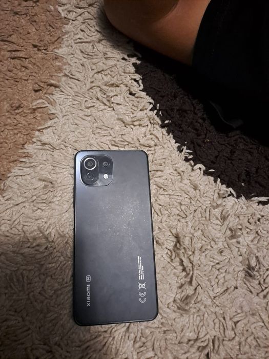 Обменяю телефон.