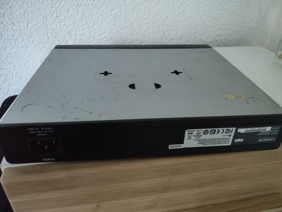 Switch Linksys SR216