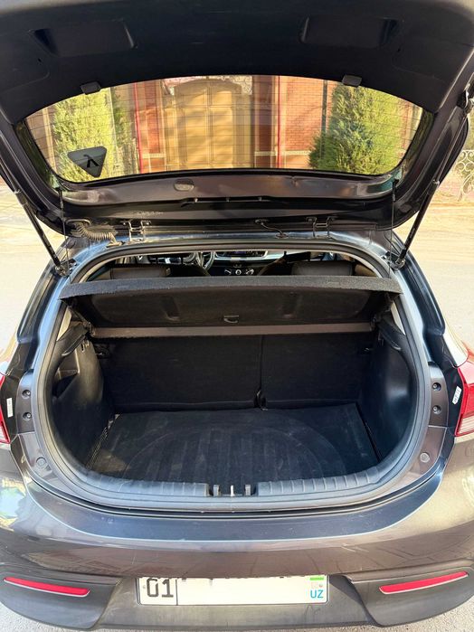 Продается Kia Rio 2018г (53,180 тыс пробег) Цвет Темно-Серый