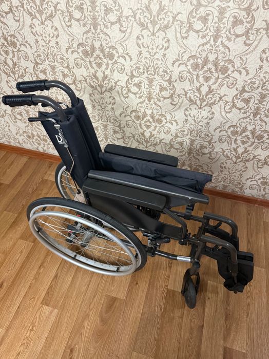 инвалидная коляска