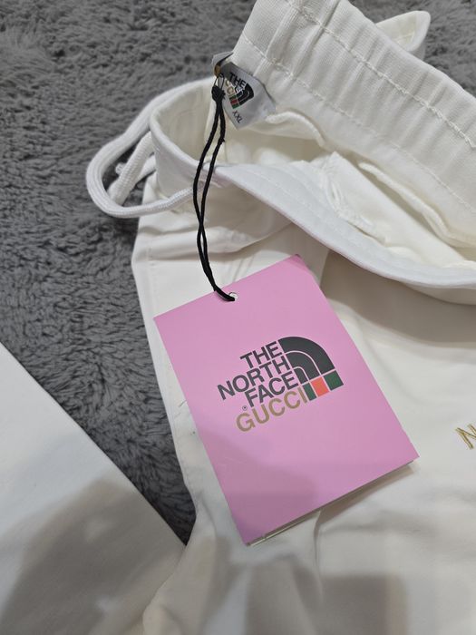 Compleu Gucci , the north face