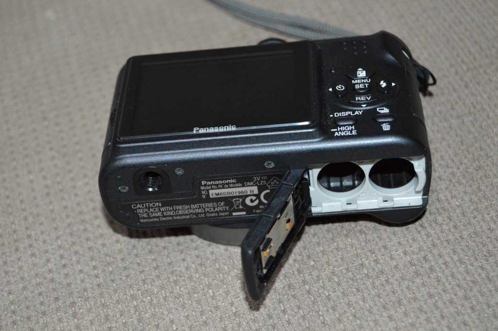 Aparat Foto Digital Panasonic Lumix DMC-LZ5 – 6.0 MP, Zoom Optic 6x, Stabilizare Mega O.I.S., Baterii AA