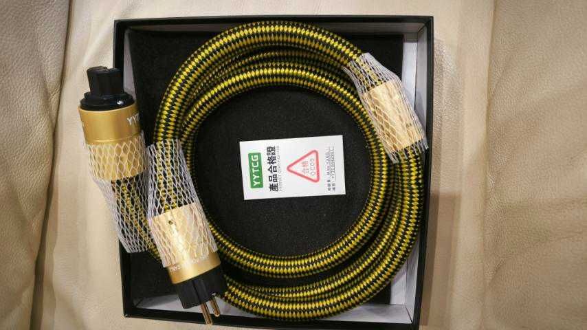 Продавам захранващ Hi-Fi кабел YYTCG