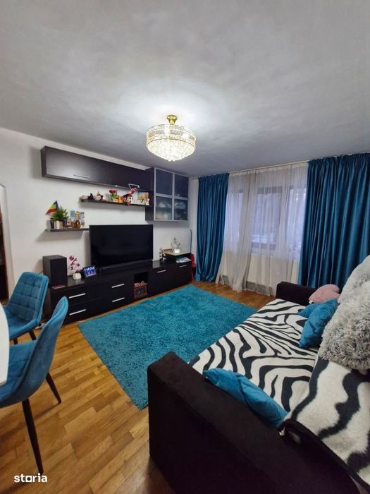 Semidecomandat, parter, balcon, Craiovita Noua-Bigul Vechi