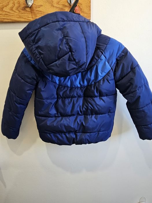 Calvin Klein елек, Nike яке за момче