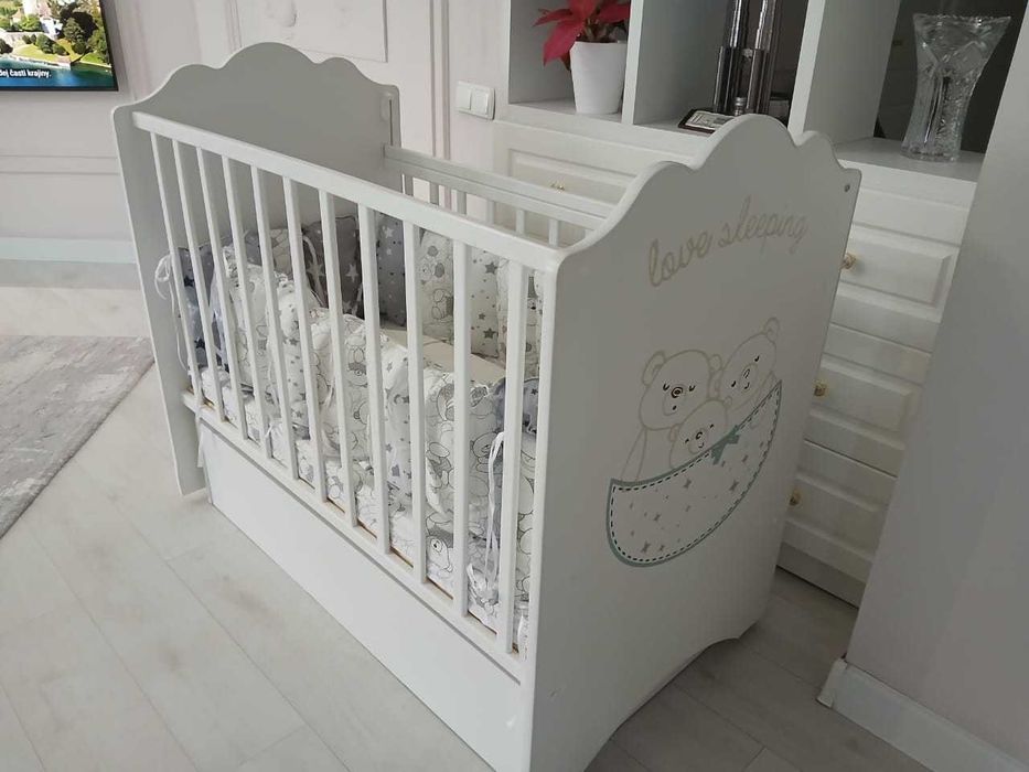 Детская кроватка