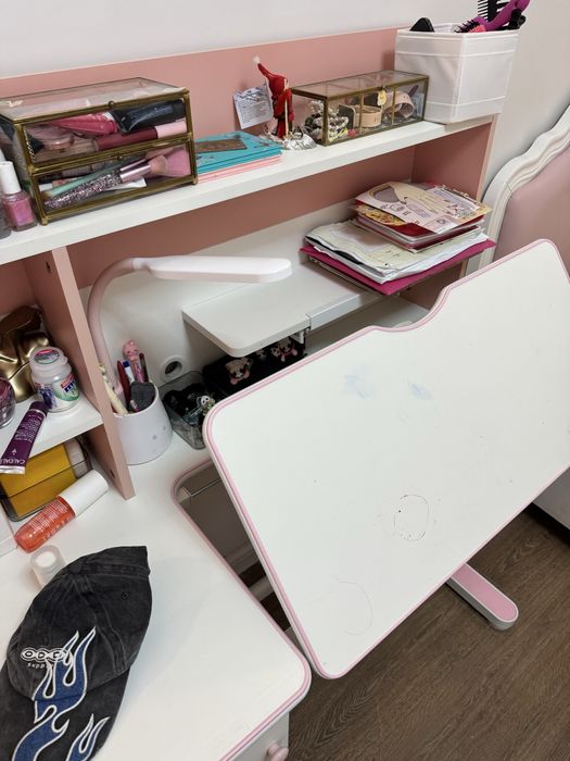 Парта для школьника, растущая для девочек