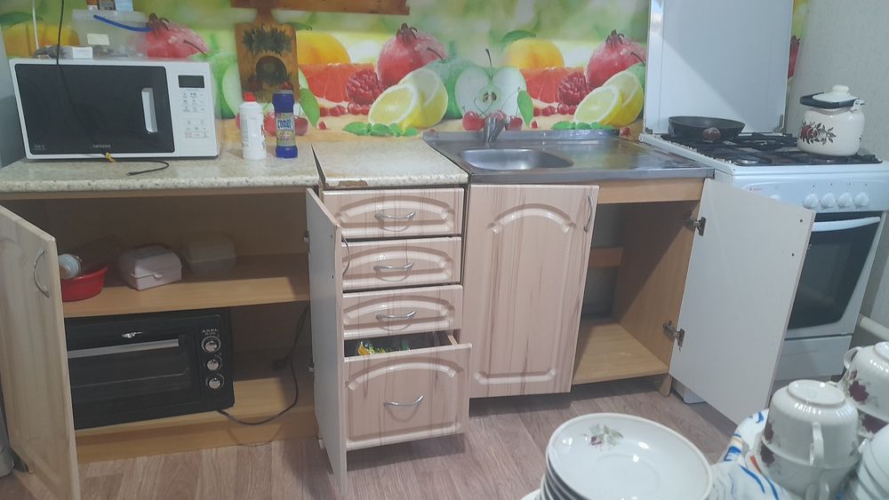Продам кухонный гарнитур б/у