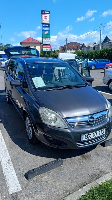 Vând Opel Zafira 2011