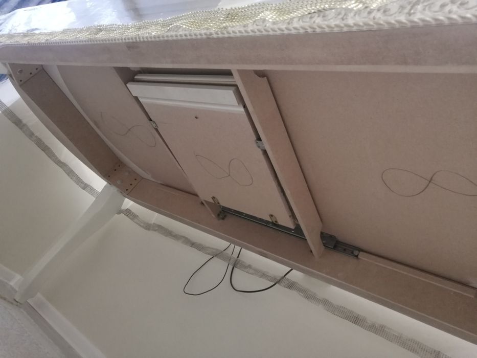 Стол со стульями