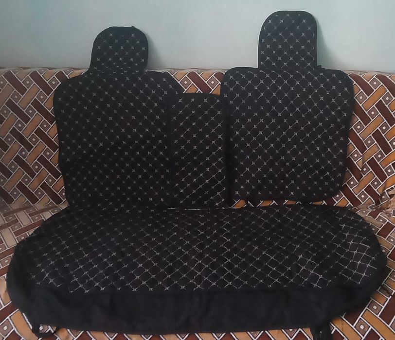 Чехлы на сиденья  автомобиля