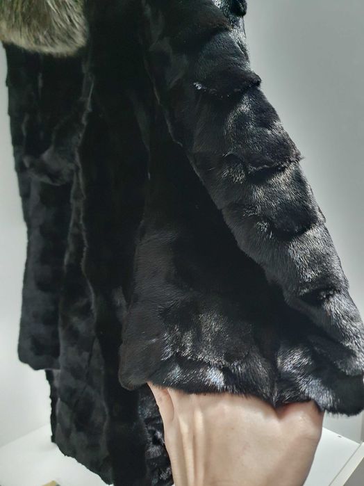 Nurca cu gluga vulpe argintie