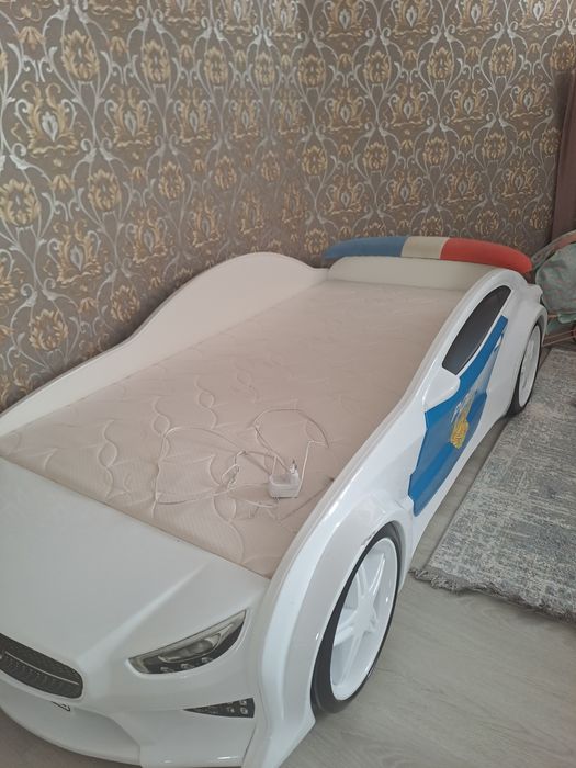 Продам срочна кровать машина