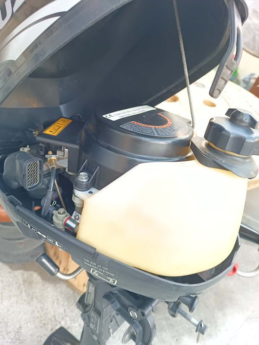 Мотор за лодка suzuki