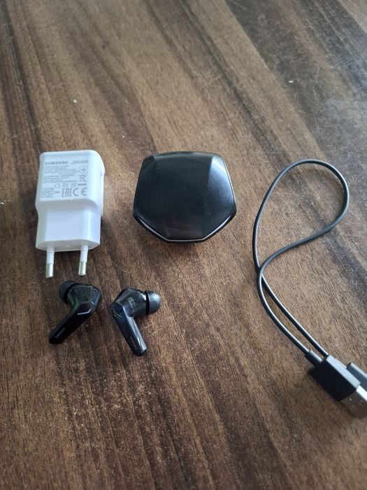 Продам наушники Lenovo