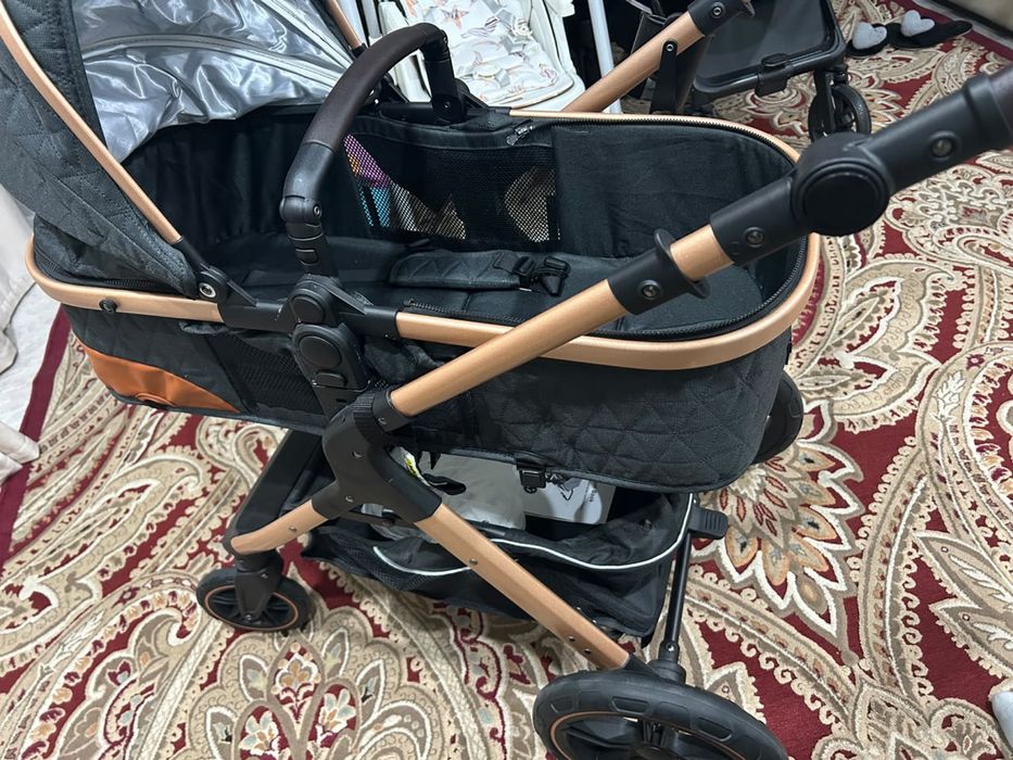 Продам детскую коляску 3в1