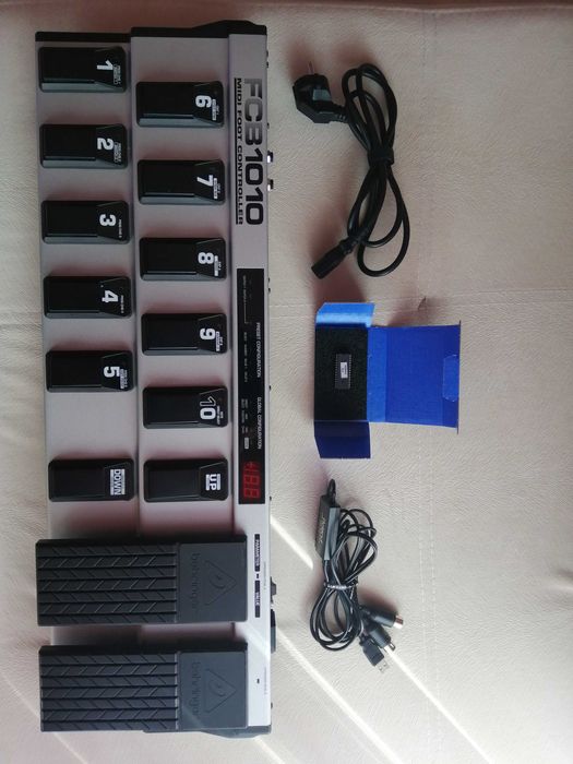 Продавам  BEHRINGER FCB 1010 midi foot controller