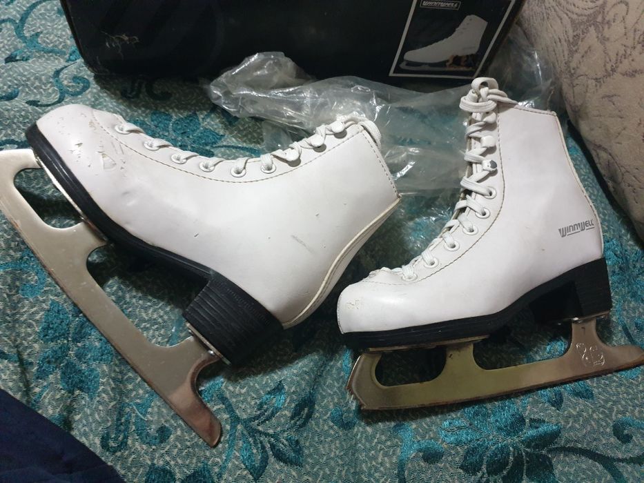 Продам коньки детские