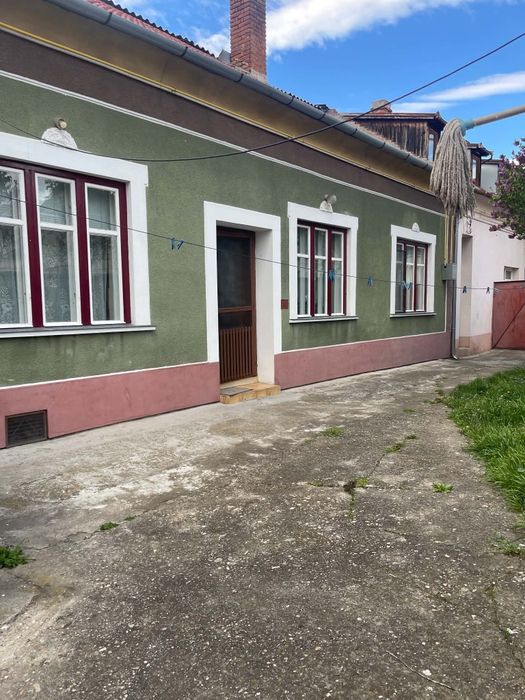 Casa de vanzare .