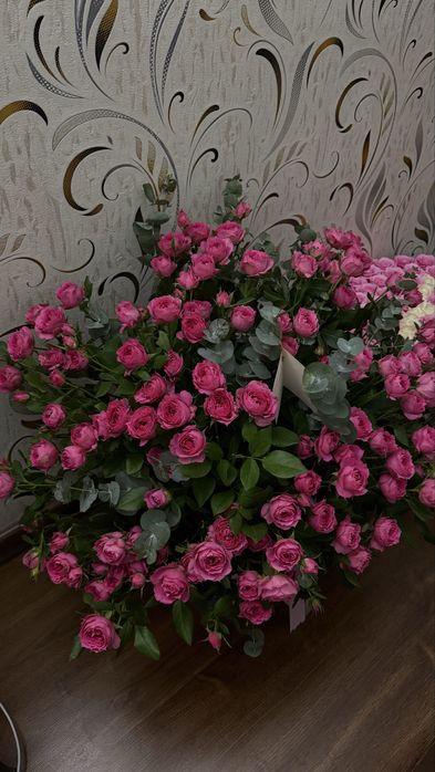 Цветы в корзине красивые