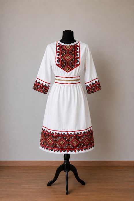 Рокля с народни моглтиви / риза с шевици