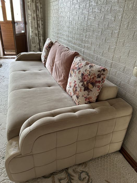 Диван для гостиной