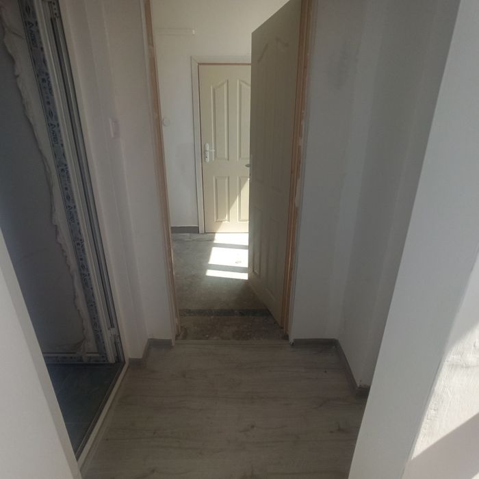 Продава се Офис в Казанлък - 25 кв.м за 973 €/кв.м - Снимка #1