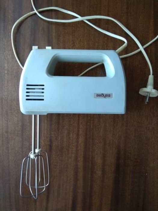 Продаётся Электромиксер-взбивалка