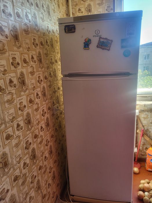 Холодильник ( не работает)Фгород.Шымкент