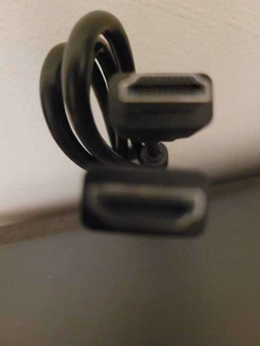 Cablu HDMI (High-Definition Multimedia Interface).