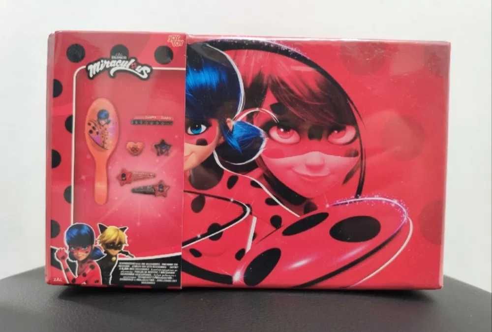 Кутия за бижута с аксесоари MIRACULOUS Калинката и Котарака Детска четка за коса фиби пръстен