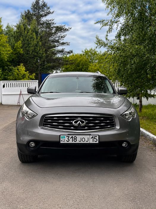 Продам автомобиль Infiniti FX35