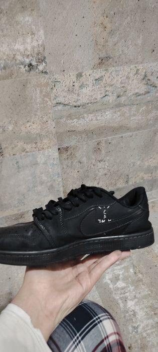 Jordan 1 low travis Scott phantom