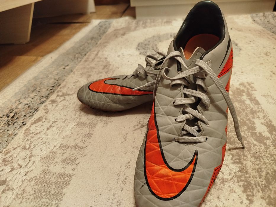 Футбольные бутсы Найк