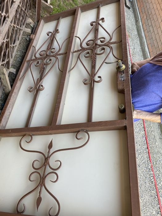 Продам ворота железные