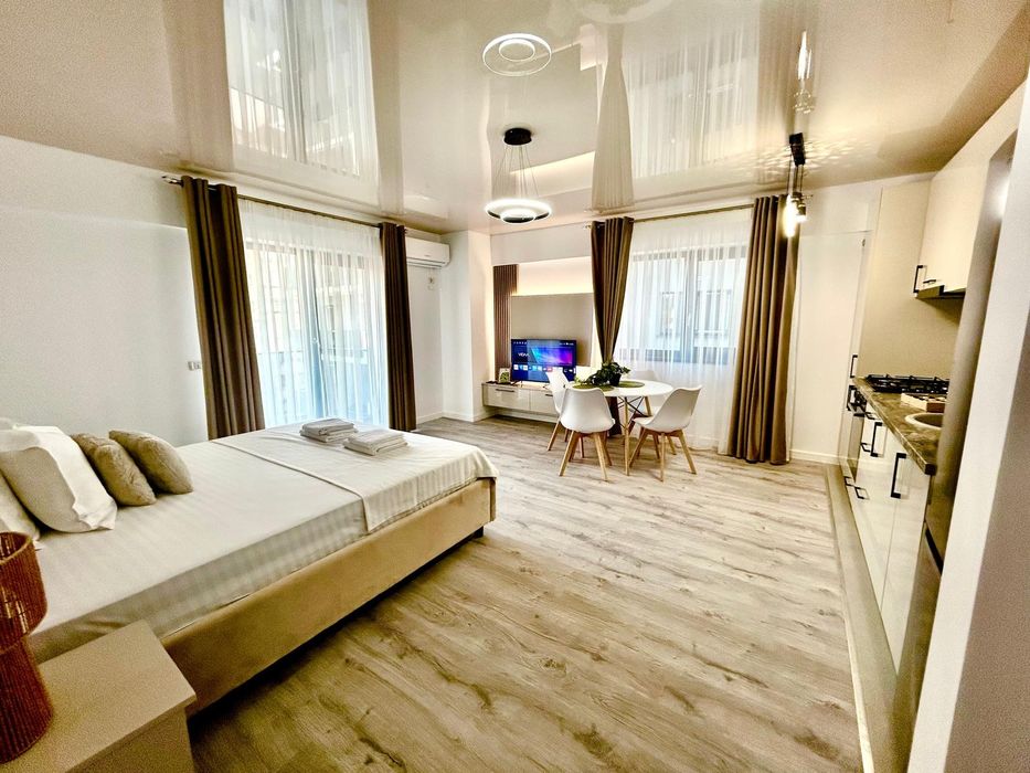 Regim hotelier Adamant Towers  pret avantajos.