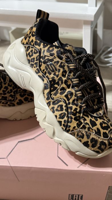 Маратонки с косъм