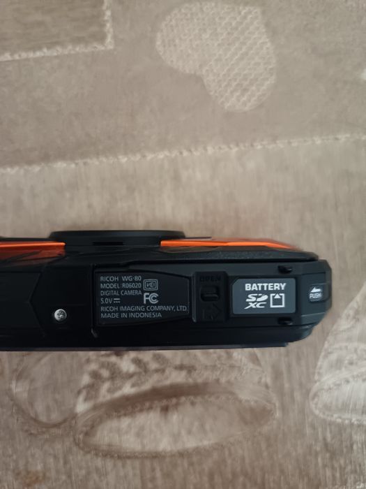 Vând Aparat foto  RICOH WG 80