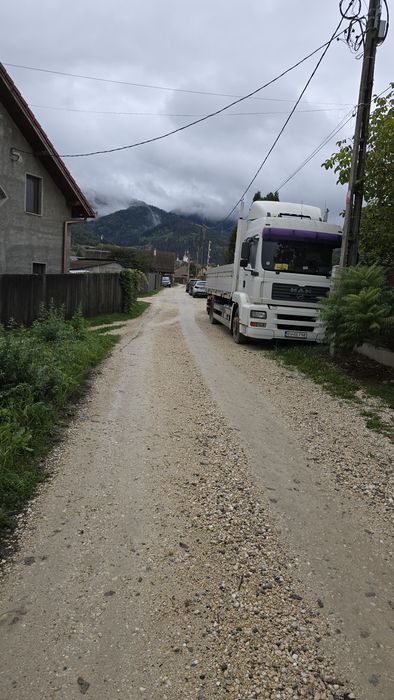 Vand teren intravilan 1000 mp