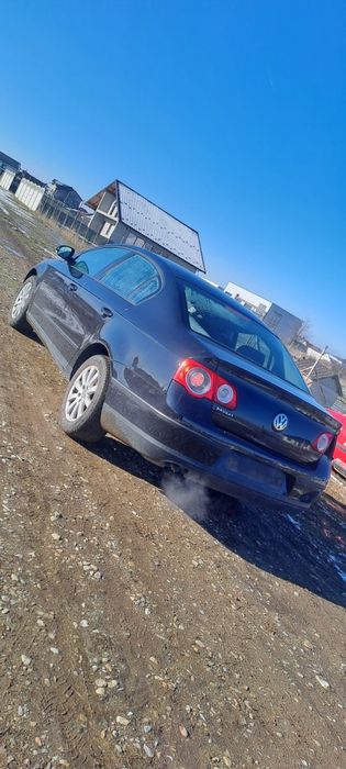 Dezmembrez vw Passat b6 1.9 tdi  bkc bxe motor cu proba cutie manuala