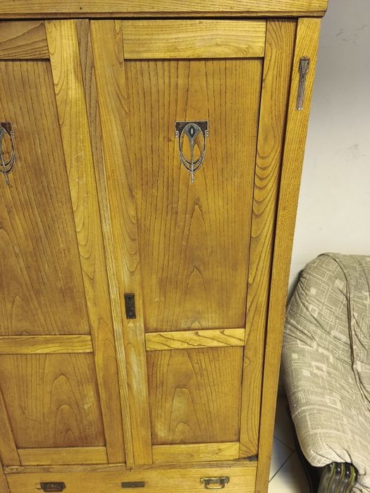 Старинен гардероб