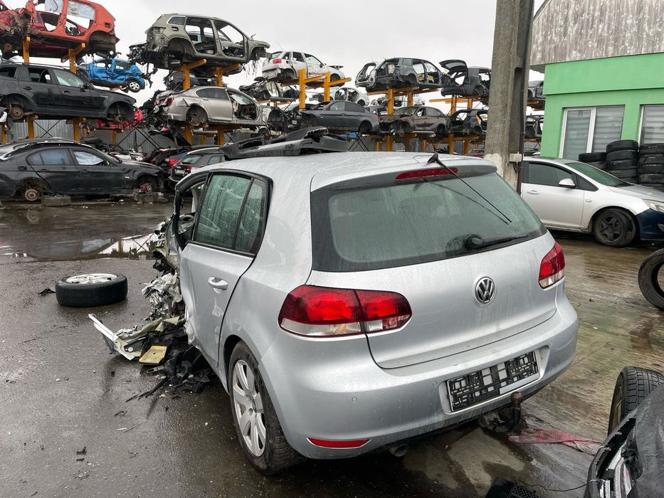 Dezmembrez Volkswagen Golf - 6 (2008 - 2015), 1.6 tdi, manual, CAYC, LHW