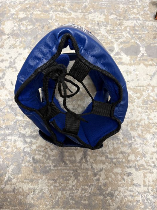 Перчатка и шлем бля бокс
