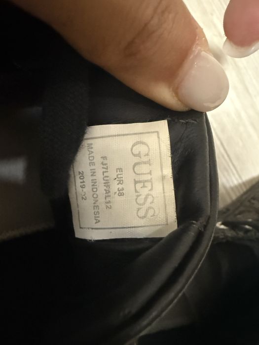 Маратонки Guess 38 размер