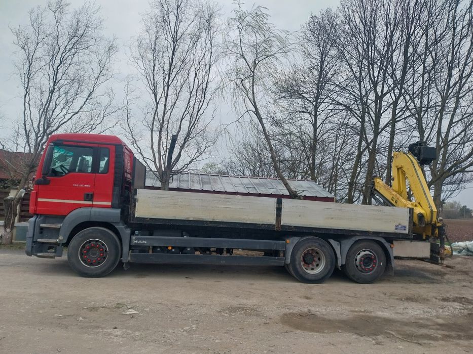 Camion cu macara
