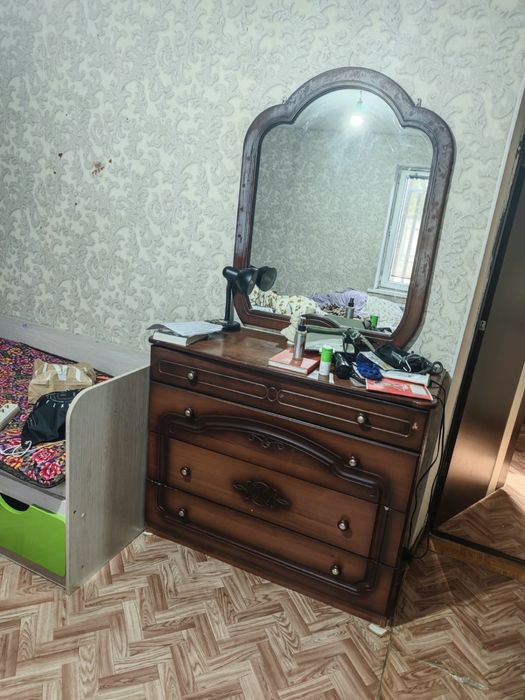 Продам спальный гарнитур